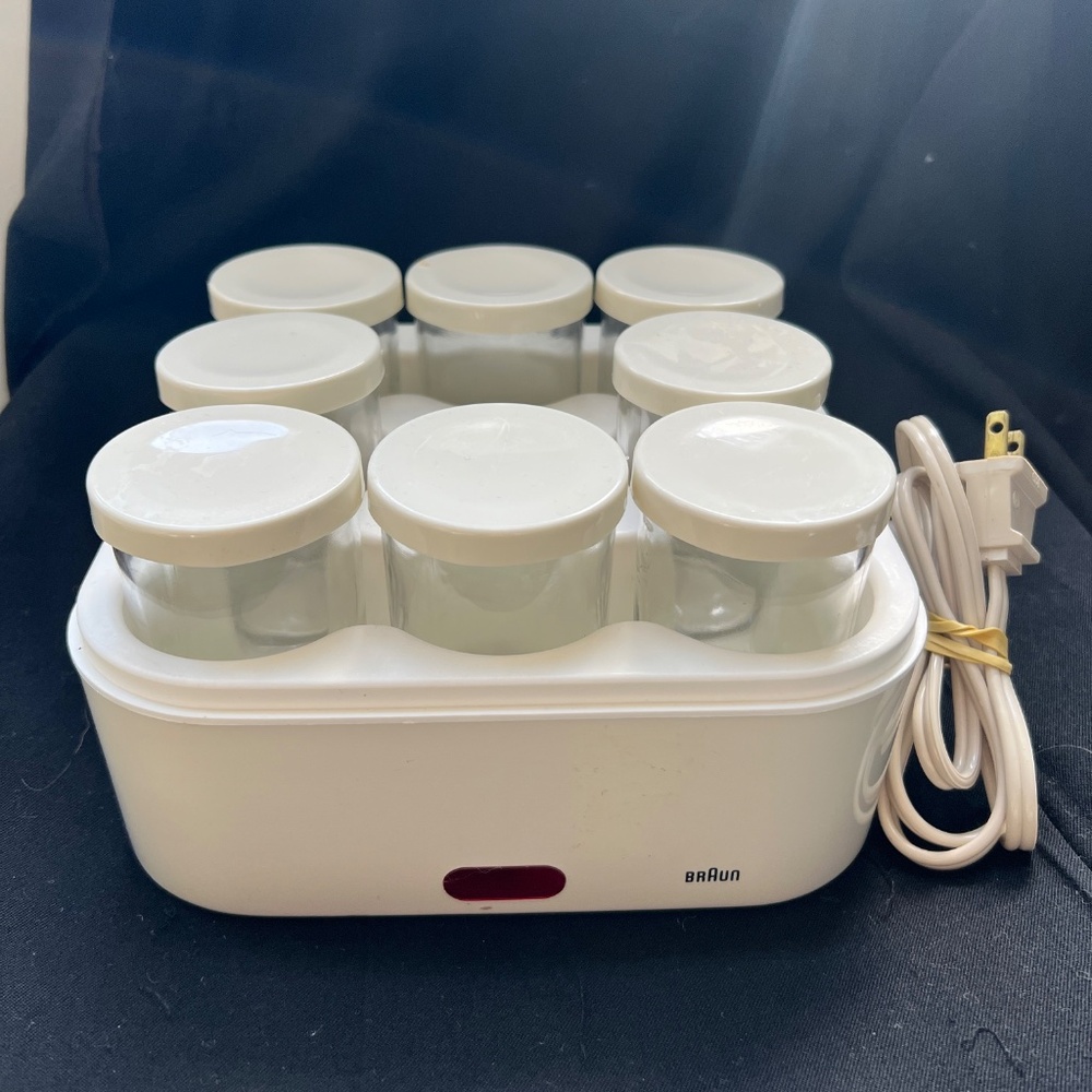 Braun Vintage Yogurt Maker Type 4-633 - 8 Glass Jars